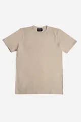Remera lisa color beige, de manga corta y fit regular, fabricada en 100% algodón.