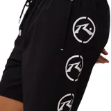 Short de baño negro con cintura elástica y cordón ajustable.