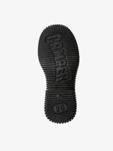 Bota de media caña color negro, confeccionada en nobuk, con plantilla OrthoLite reciclada y suela XL EXTRALIGHT de EVA. Tiene forro interior de piel vacuna y tacón de 3,3 cm.