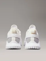 Zapatillas Calvin Klein Jeans modelo Eva Runner, color blanco. Confeccionadas con materiales reciclados, capellada de malla y suela de EVA ultraligera.