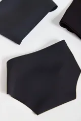 Pack de tres colaless de lycra color negro, corte laser.