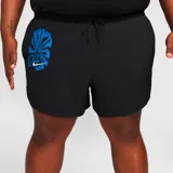 Pantalón corto negro de tela liviana, diseñado con tecnología Dri-Fit para una mayor transpirabilidad y comodidad durante el ejercicio.