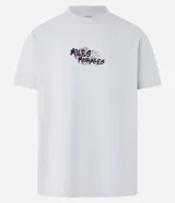 Remera gris de algodón con estampa en la espalda de Miles Morales, el Spider-Man del universo Marvel.
