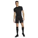 Short deportivo Nike Dri-FIT Academy 23 negro con logo blanco en la pierna izquierda.