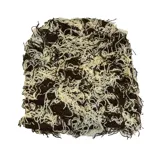 Gorro de lana marrón y beige con diseño de líneas sueltas.