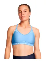 Top deportivo Under Armour color gris, con breteles finos cruzados en la espalda y banda elástica con logo de la marca en el contorno inferior.