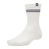 Medias deportivas Under Armour unisex, de largo medio, color blanco con dos rayas horizontales azul marino y logo de la marca en el tobillo.