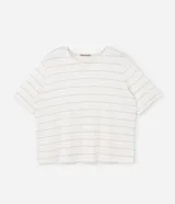 Remera de viscolycra color crema con rayas horizontales doradas, cuello redondo y mangas cortas.