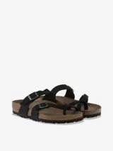 Sandalias Birkenstock modelo Mayari, color negro, con dos correas ajustables con hebilla y tira entre los dedos.