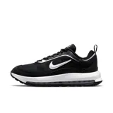 Championes Nike Air Max AP negros con detalles en blanco y plateado.