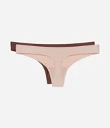 Kit de dos bombachas sin estampa, confeccionadas en microfibra ligera. Incluye una bombacha color marrón y una color rosa nude, ambas con corte bikini y tanga en la parte trasera.