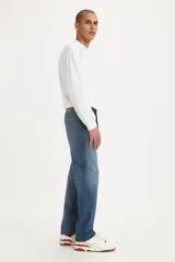 Pantalón de jean azul de corte recto.