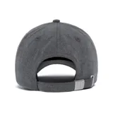Gorro de gabardina azul con logo CAT bordado en negro en el frente.