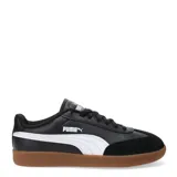 Championes Puma 9T W, color negro con detalles en blanco y suela color caramelo.