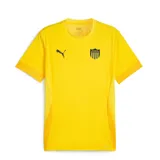 Remera de hombre color amarillo con emblema del club, de tejido ligero y diseño deportivo.
