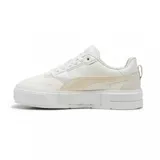 Championes Puma Cali Court Winter de cuero color blanco con detalles en beige y suela de plataforma.