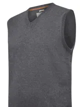 Chaleco gris de lana con cuello en V y calce regular.