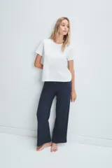 Pantalón azul de morley pesado, corte recto y cintura elastizada.