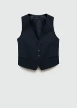 Chaleco azul marino con cuello en V, cierre frontal con botones y dos bolsillos de ribete delanteros. Diseño recto y sin mangas.
