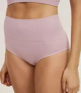 Bombacha tiro alto color verde agua, de poliamida acanalada sin costuras.