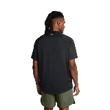 Remera deportiva Under Armour Tech 2.0 SS Tee negra, de corte clásico con mangas cortas y logo estampado en el pecho.