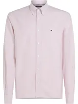 Camisa Tommy Hilfiger de algodón Oxford a rayas verticales rojas y blancas, de corte regular, con cuello abotonado, puños redondeados y logo bordado en el pecho.