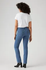 Jeans Levi's 314 Shaping Straight de tiro medio, corte recto, ajustado en cadera y muslos, con tecnología Tummy-Slimming y Levi's Sculpt Hypersoft.