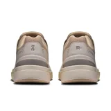 Championes urbanos de cuero sintético color blanco hueso, con detalles en beige y celeste.