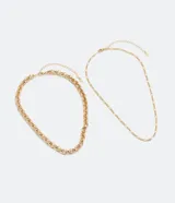 Collar de capas dorado con cadena de eslabones y cierre de langosta.