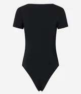 Body negro de microfibra con escote cuadrado y bies blanco contrastante.