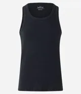 Musculosa de hombre color beige, de algodón acanalado, sin estampa y con cuello redondo.