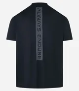 Remera deportiva celeste de poliéster con tecnología Dry, cuello redondo, manga corta y estampa reflectiva con lettering en el frente y la espalda.