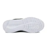 Championes deportivos Avia negros con detalles en azul y suela blanca, acordonados, ideales para running.