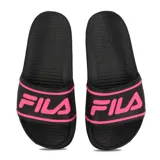 Chancletas negras con tira ancha que lleva el logo de Fila en color rosa neón. La plantilla es texturizada para mayor agarre.