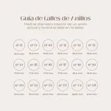 Anillo de plata 925 con diferentes diseños: uno con forma de triángulo con piedra veteada, otro con forma de trébol, otro con una circonita engarzada, otro ancho con una pequeña circonita incrustada y otro doble.