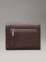Billetera trifold de piel sintética con estampado de cocodrilo, diseño elegante con múltiples compartimentos.