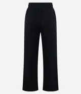 Pantalón recto femenino color negro, confeccionado en algodón con felpa, con cintura ajustable mediante cordón y caída suelta.