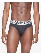 Pack de tres slips negros de microfibra reciclada, con cintura elástica plateada con el logo de Calvin Klein.
