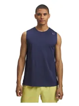 Musculosa deportiva Under Armour Halo Vent color azul marino con logo reflectivo en el pecho y perforaciones laterales para mayor ventilación.