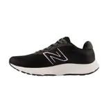 Championes New Balance 520v8 para mujer, color negro con detalles en verde oscuro y logo en rosa claro.
