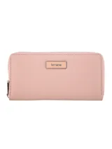 Billetera Terrano color rosa con cierre metálico y logo de la marca en el frente.