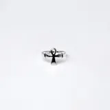Anillo de plata 925 con dije de cruz egipcia (Ankh).