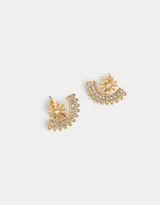 Aros pasantes ear jacket dorados con strass y cierre de tope a presión.