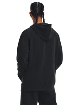 Buzo gris de Under Armour, línea Rival Fleece, con capucha y logo estampado en el frente.