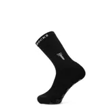 Medias deportivas unisex negras, con diseño de agarre y texturas antideslizantes.