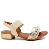Sandalia de cuero negra con tiras ajustables y taco bajo, diseñada para comodidad y estilo.