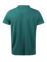 Remera polo color salmón de piqué de algodón orgánico, corte regular, con cuello clásico y tapeta de dos botones.