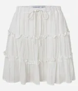 Minifalda blanca de viscosa con elástico y lazo en la cintura, recortes volados y rayas verticales en hilos metalizados.