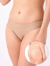 Pack de tres bombachas tipo vedetina colaless, confeccionadas en tela lisa, con cintura baja. El pack incluye una unidad en color tostado, una en blanco y una en negro.