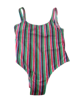 Traje de baño enterizo con estampado de rayas verticales multicolores, escote redondo, breteles anchos y espalda baja. Incluye relleno extraíble.